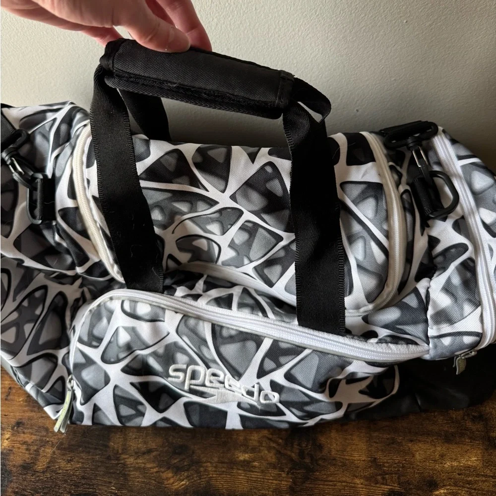 Speedo 30L Swim Duffel Bag • Black/Grey Geometric Print • Water Resistant